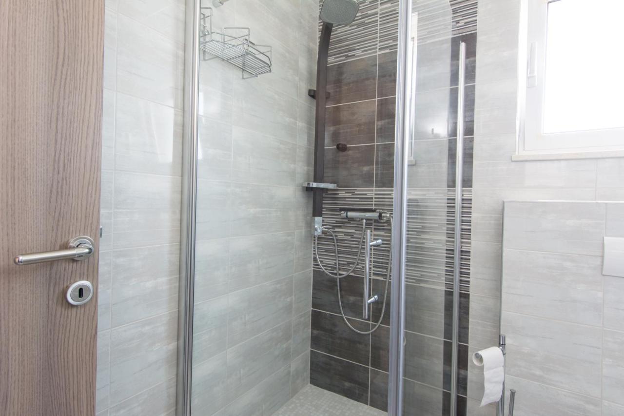 טרוגיר Lux Apartman S Pogledom Na More מראה חיצוני תמונה
