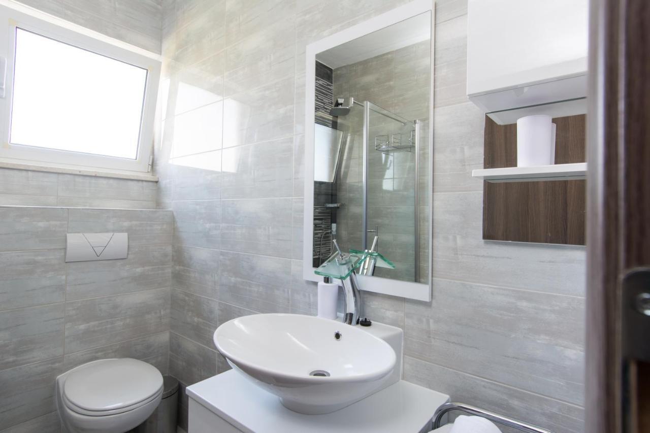 טרוגיר Lux Apartman S Pogledom Na More מראה חיצוני תמונה