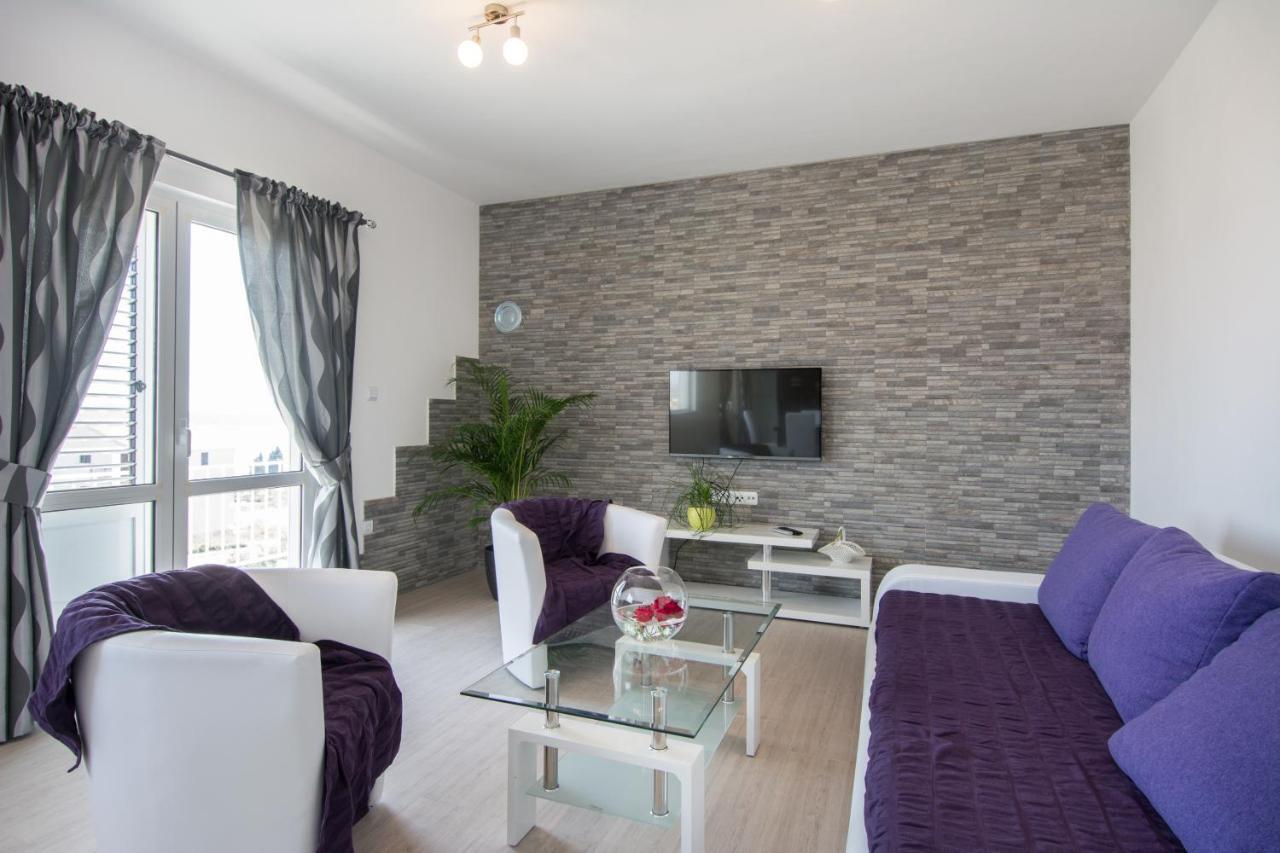 טרוגיר Lux Apartman S Pogledom Na More מראה חיצוני תמונה