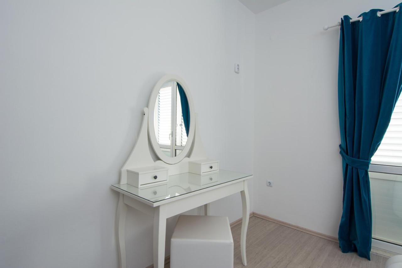 טרוגיר Lux Apartman S Pogledom Na More מראה חיצוני תמונה